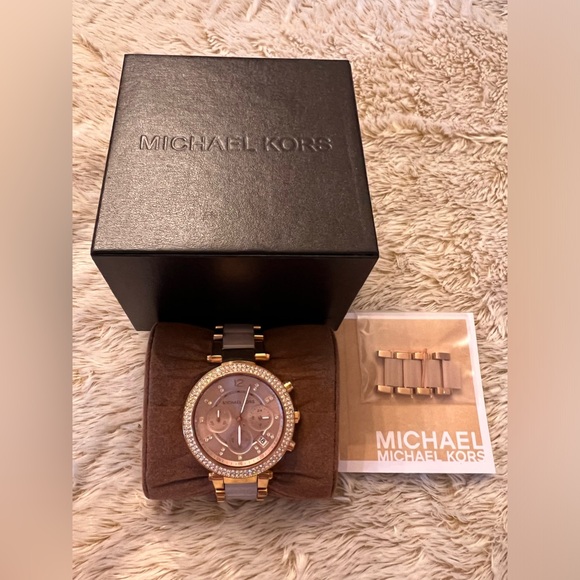 Michales Kors Woman’s watch - Picture 5 of 5